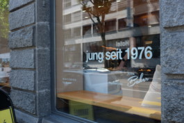 jung seit 1976