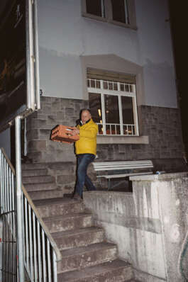 jung seit 1976